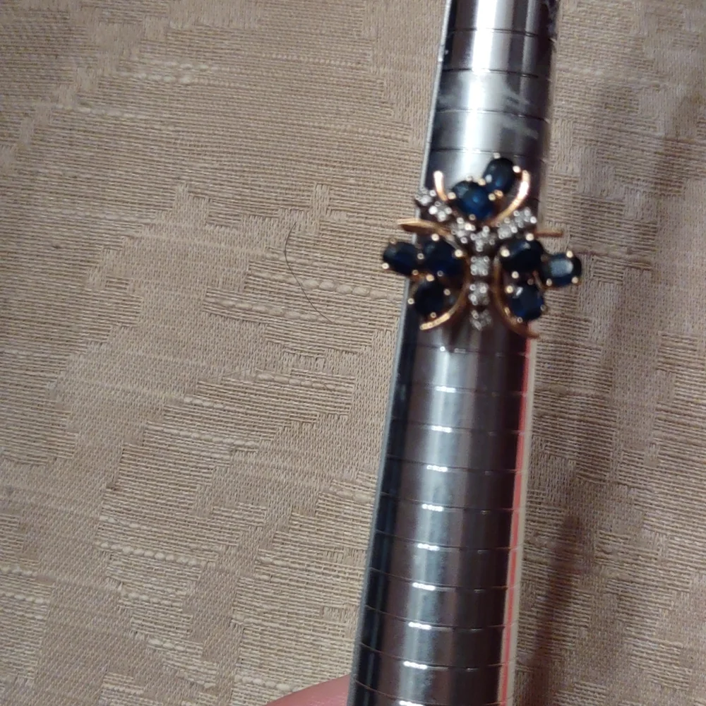 Blue sapphire And diamond ring 14 kt yellow gold